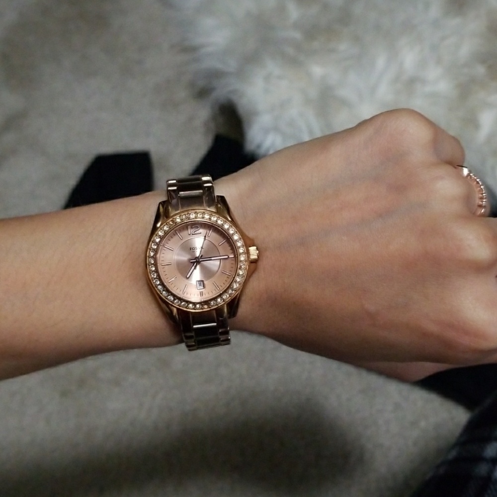 Rose gold Fossil watch